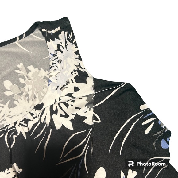 ✨3/$20✨ Denver Hayes Women’s Black Floral Patterned Sleeveless Ruffled Top - Picture 5 of 7